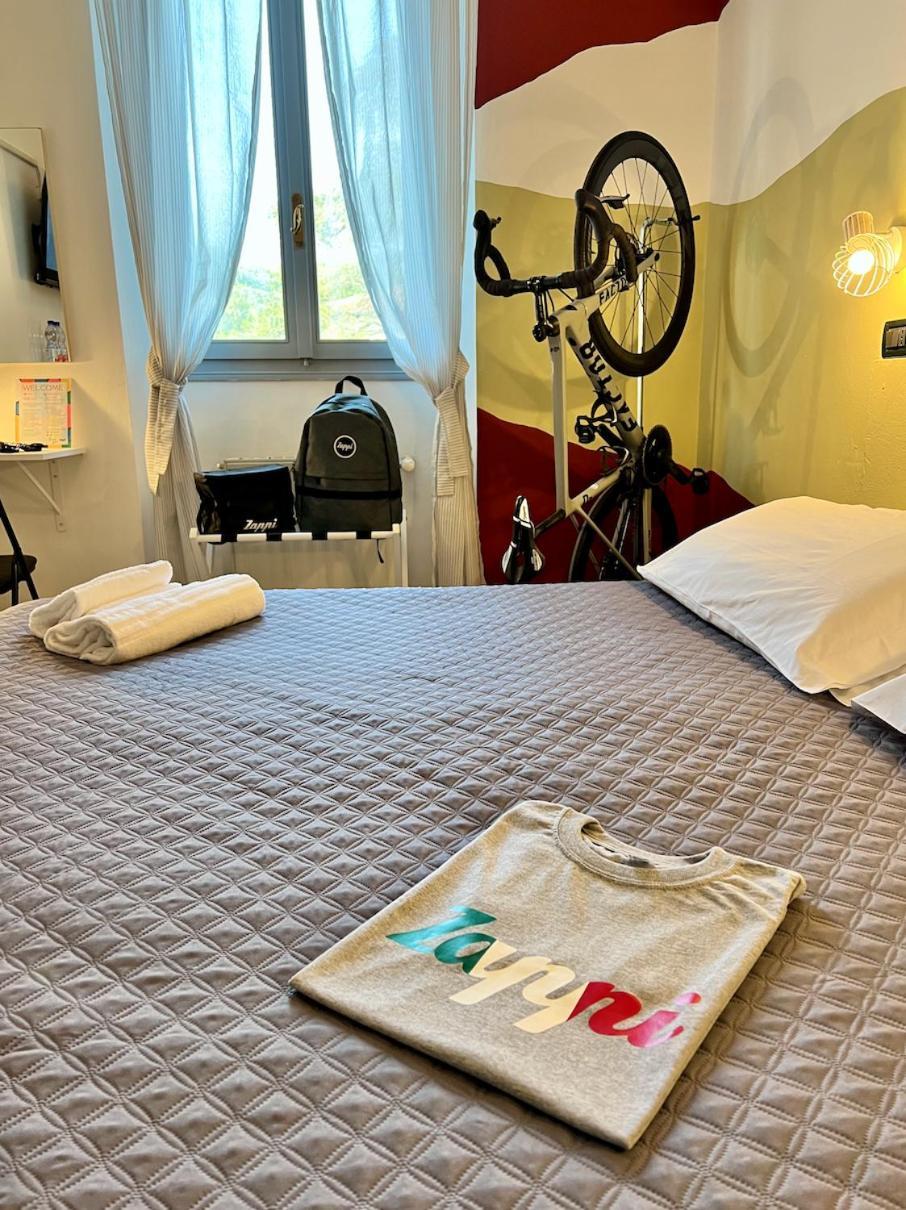 Zappi Cycling Hotel Риоло Терме Екстериор снимка