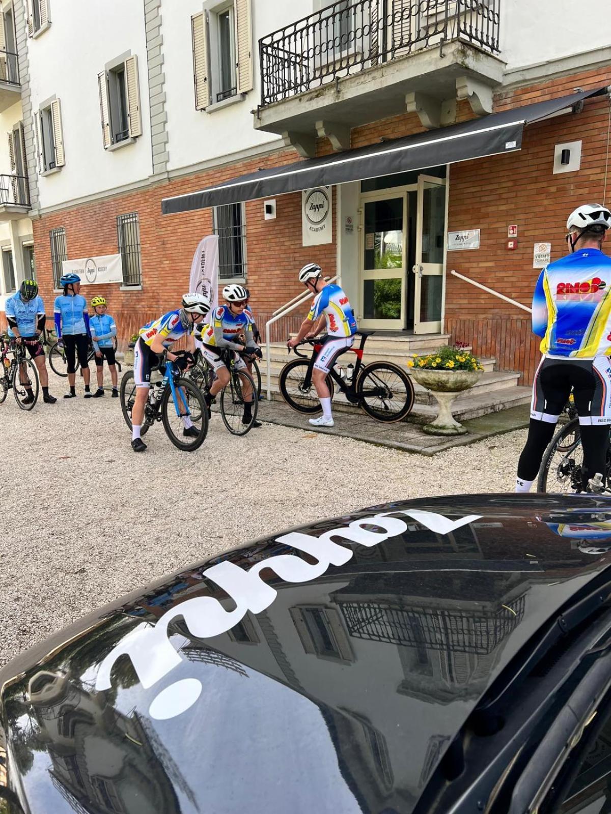 Zappi Cycling Hotel Риоло Терме Екстериор снимка